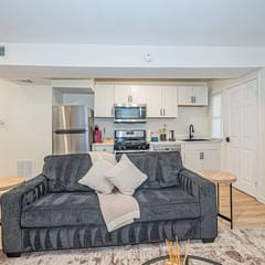 Bright & Homey 2BR Escape Near Vibrant Downtown DC