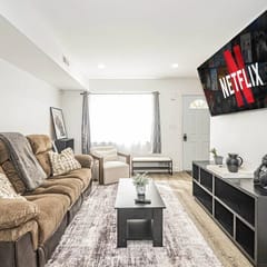 Cozy & Vibrant 3 BR Gem Near Bustling Downtown DC!