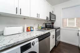 Stylish Chic Suite FREE PKG Extended Stays Welcome