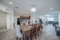 Bright & Cozy 3 BR Near Parks & Dining in Lakeland