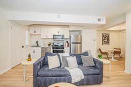 Your Cozy & Charming 2BR Getaway Near Downtown DC!