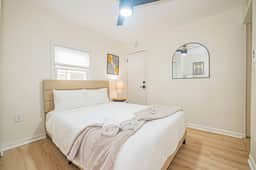Your Cozy & Charming 2BR Getaway Near Downtown DC!