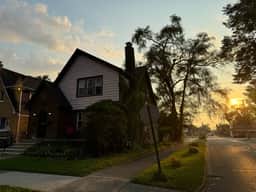 Cozy 2BR Lower Duplex Stay Near LCA and Ford Field