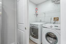 Modern & Spacious Retreat W/FREE Parking at Shore!