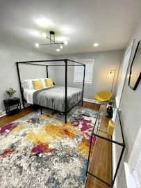 Modern & Urban Oasis Central Location Free Parking