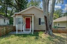 Cozy Modern Retreat Centrally Located Free Parking