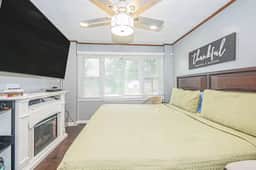 King Room Near DC National Harbor and Free Parking