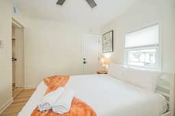 Bright & Homey 2BR Escape Near Vibrant Downtown DC - Image 4