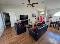 Family-Friendly 3BR Home Near Weeki Wachee - Image 3