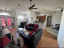 Family-Friendly 3BR Home Near Weeki Wachee - Image 2