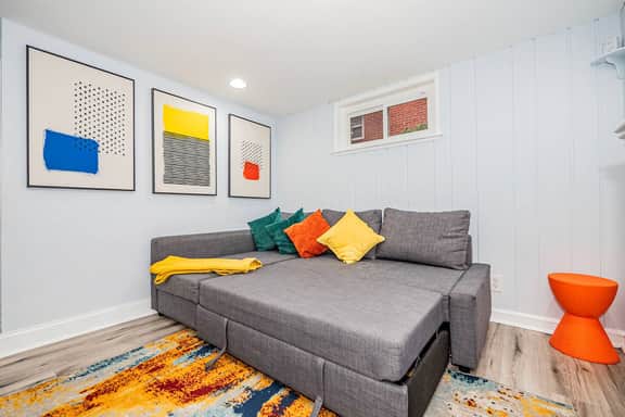 Modern & Urban Oasis Central Location Free Parking