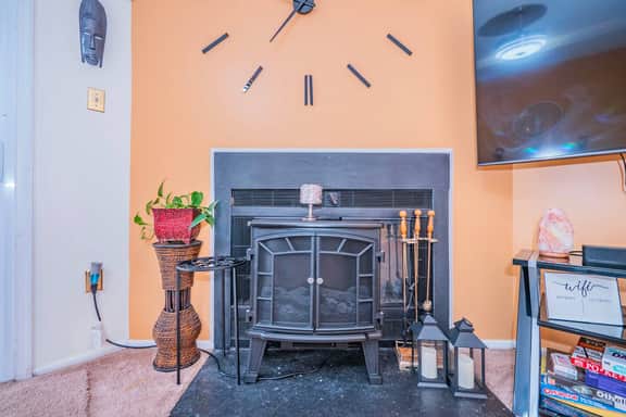 1Bedroom Newly Renovated Basement Suite w/ Parking