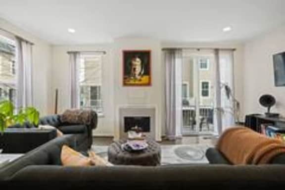 Cozy & Spacious 4 BR Home in NE DC Near the Metro!