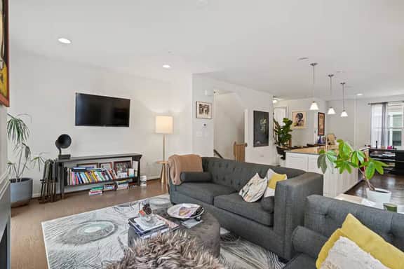 Cozy & Spacious 4 BR Home in NE DC Near the Metro!