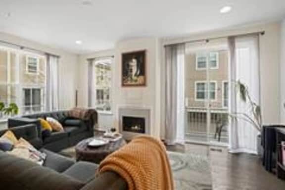 Cozy & Spacious 4 BR Home in NE DC Near the Metro!
