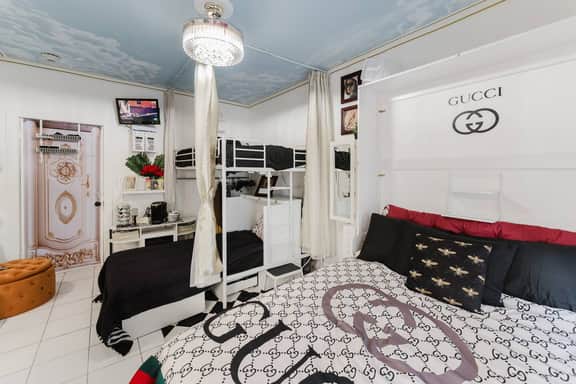 Chic 1BR Getaway w/4 Beds Near Iconic Miami Beach!