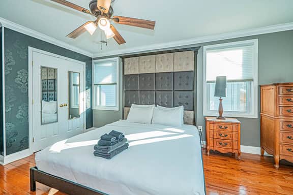 Chic & Stunning 3 Bedroom Retreat in Brookland DC!