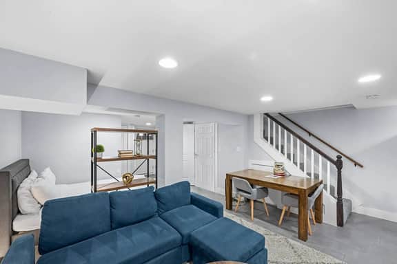 Clean & Cozy Private Studio near Congress Heights!