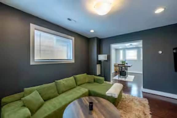 Modern and Sophisticate Gem 3BR Home Near Downtown