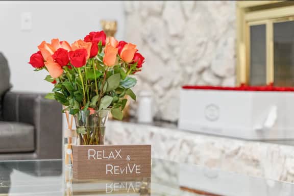 Modern & Spacious Retreat W/FREE Parking at Shore!