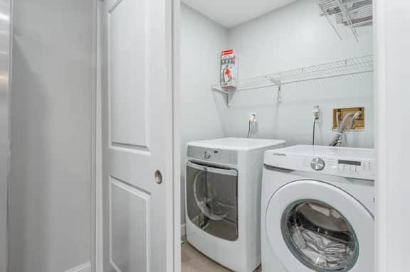 Modern & Spacious Retreat W/FREE Parking at Shore!
