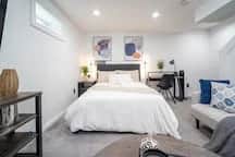 Luxury, Urban, & Elegant Oasis! Centrally-Located!