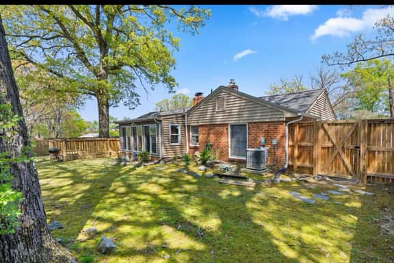 Spacious Primary Suite Near DC + Private Bath