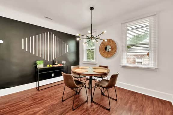 Prime 2BR Stay Near Ford Field & Downtown Detroit!