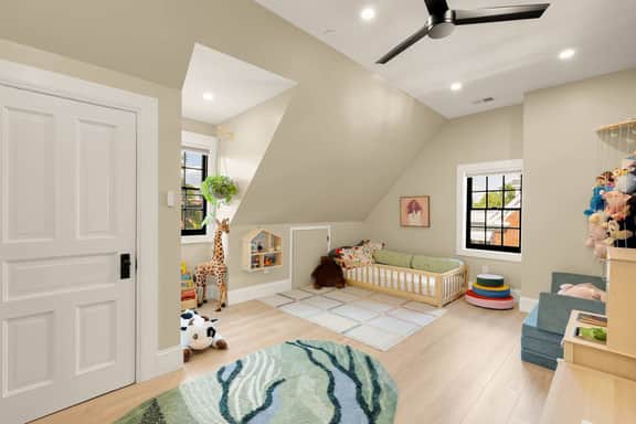 Sophisticated 4BR Penthouse Mansion at Walter Reed
