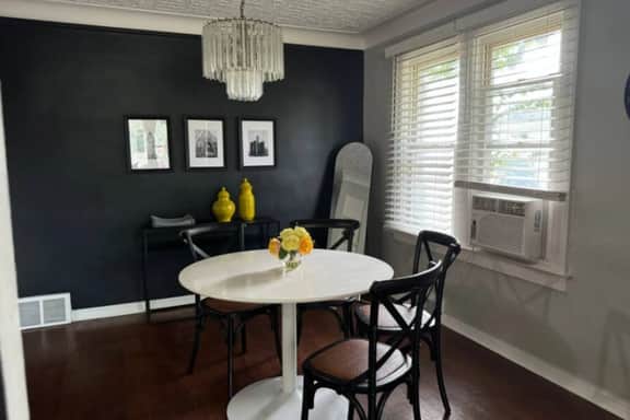 Cozy 2BR Lower Duplex Stay Near LCA and Ford Field