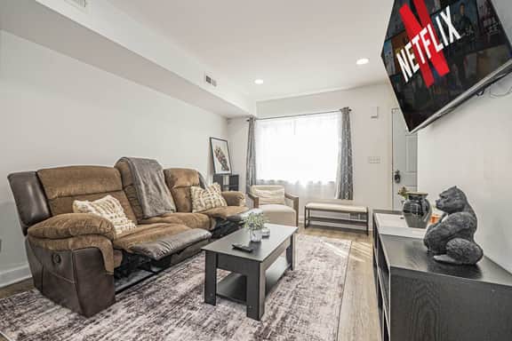 Cozy & Vibrant 3 BR Gem Near Bustling Downtown DC!
