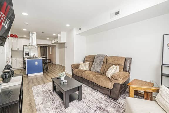 Cozy & Vibrant 3 BR Gem Near Bustling Downtown DC!