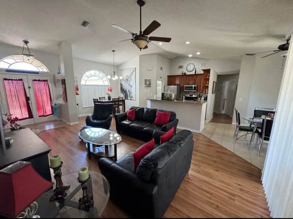 Family-Friendly 3BR Home Near Weeki Wachee - Image 2