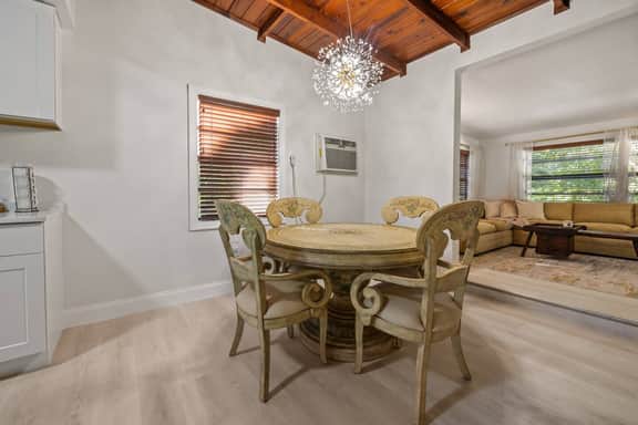La Maison at Alva Oaks Farm- 2BR Peaceful Retreat - Image 5