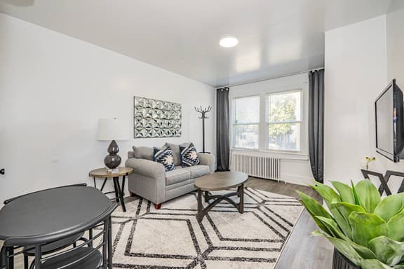 Bright DC Retreat Extended Stays Welcome w/Parking