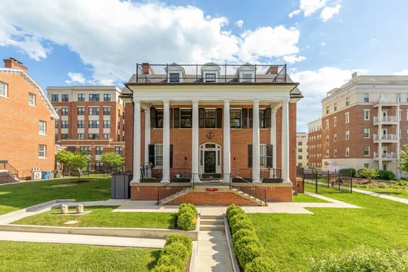 Sophisticated 4BR Penthouse Mansion at Walter Reed