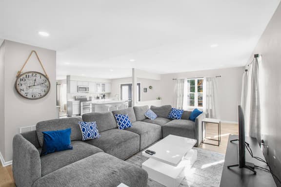 Gather in Comfort | 4BR/2.5BA - Image 1